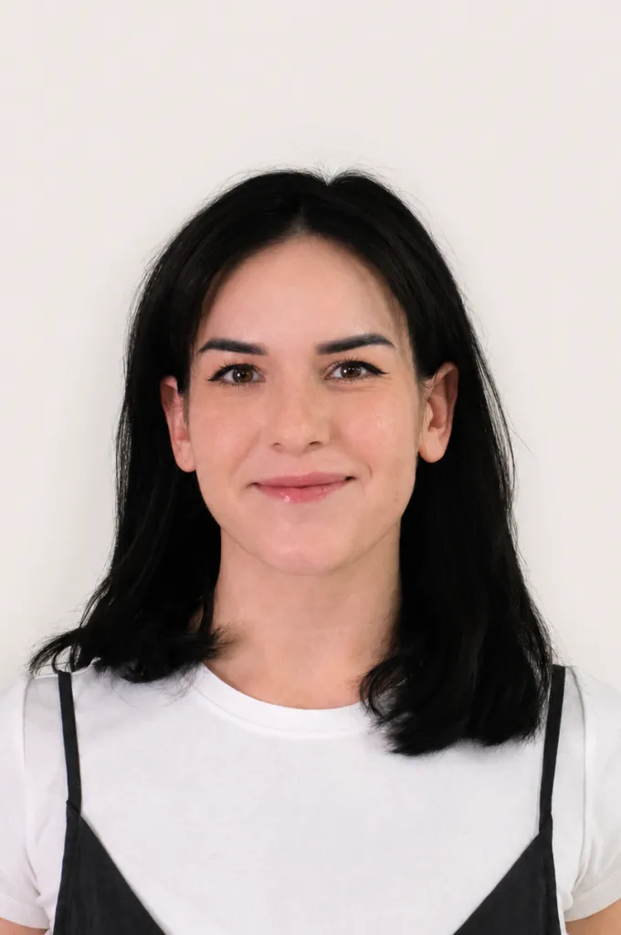 Elena Bisir - Senior Marketolog 